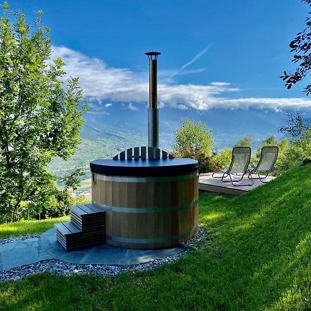 Eco Lodge With Jacuzzi And View In The Swiss Alps Grône Eksteriør billede