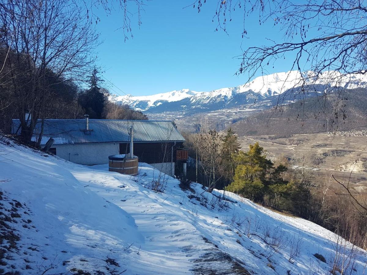 Eco Lodge With Jacuzzi And View In The Swiss Alps Grône Eksteriør billede