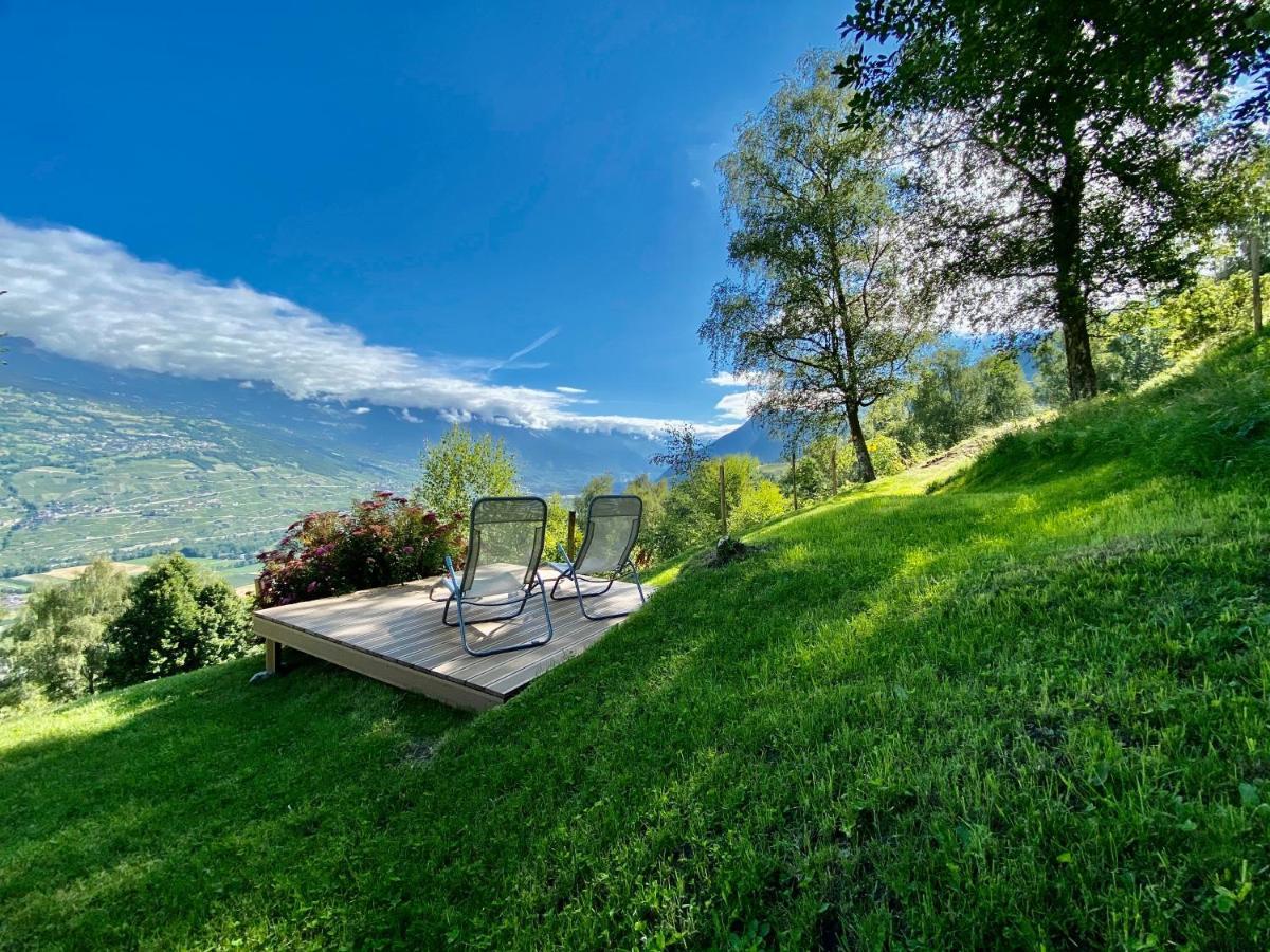 Eco Lodge With Jacuzzi And View In The Swiss Alps Grône Eksteriør billede