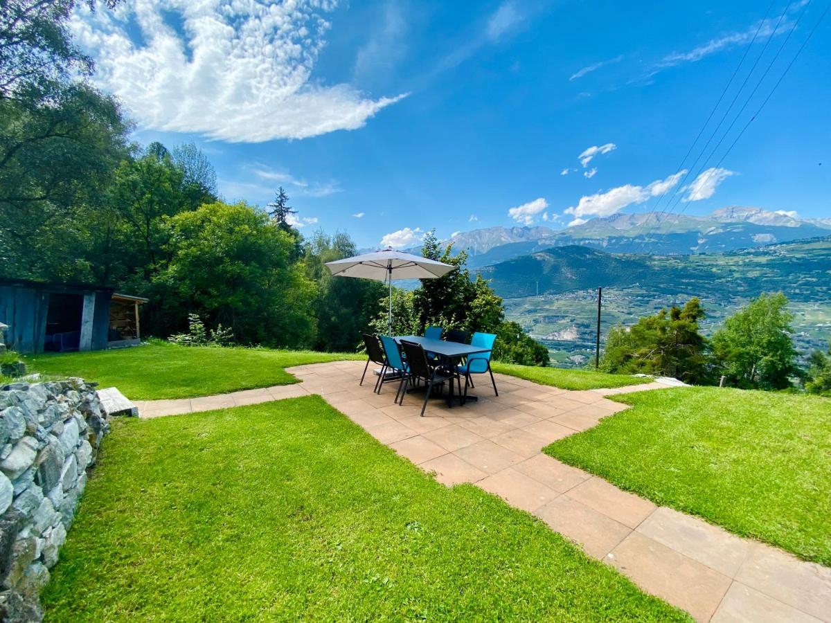 Eco Lodge With Jacuzzi And View In The Swiss Alps Grône Eksteriør billede